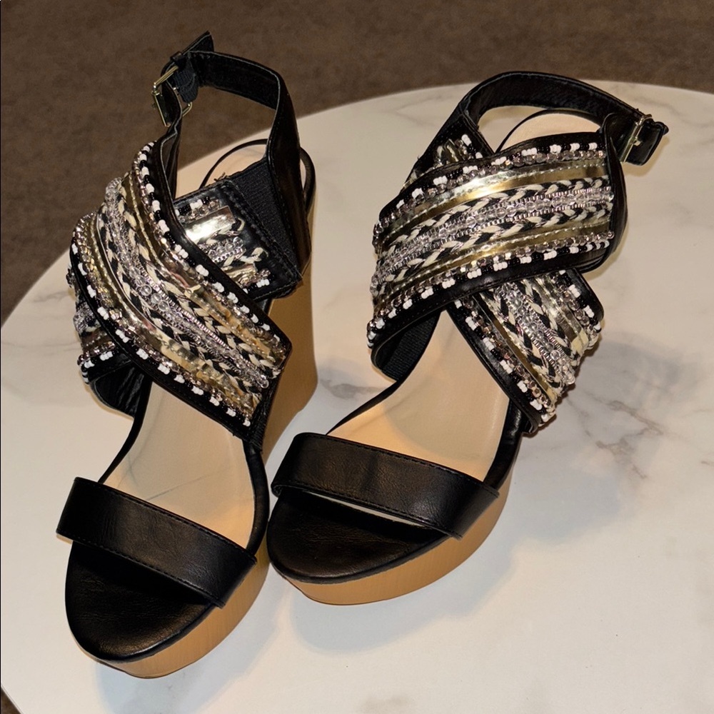 Just Fab Size 8.5 Black/Gold Embellished Wedges